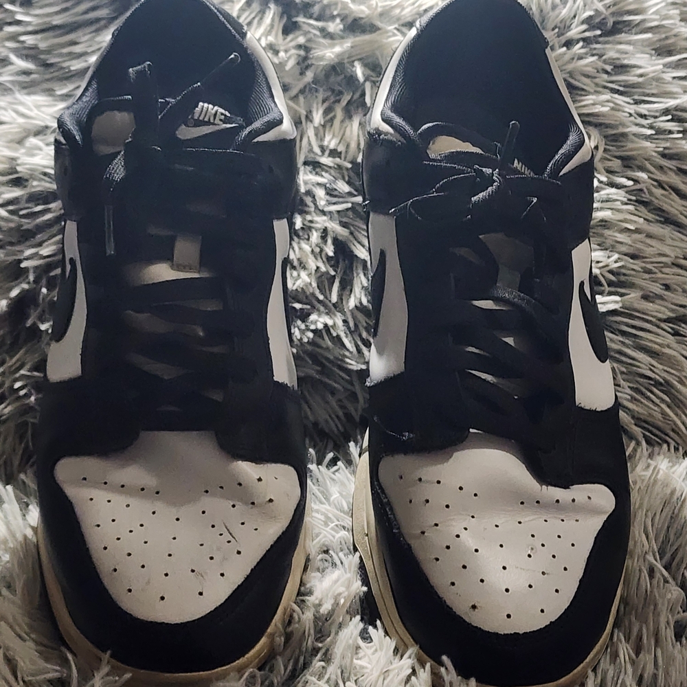 Nike Men's Black and White Sneakers